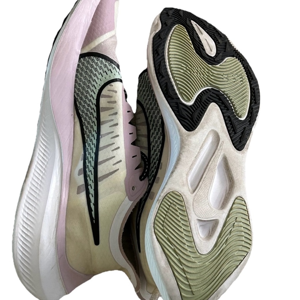 Nike Zoom Gravity Lilac and White Athletic Shoes Size 8.5 Pre-owned - Picture 7 of 7